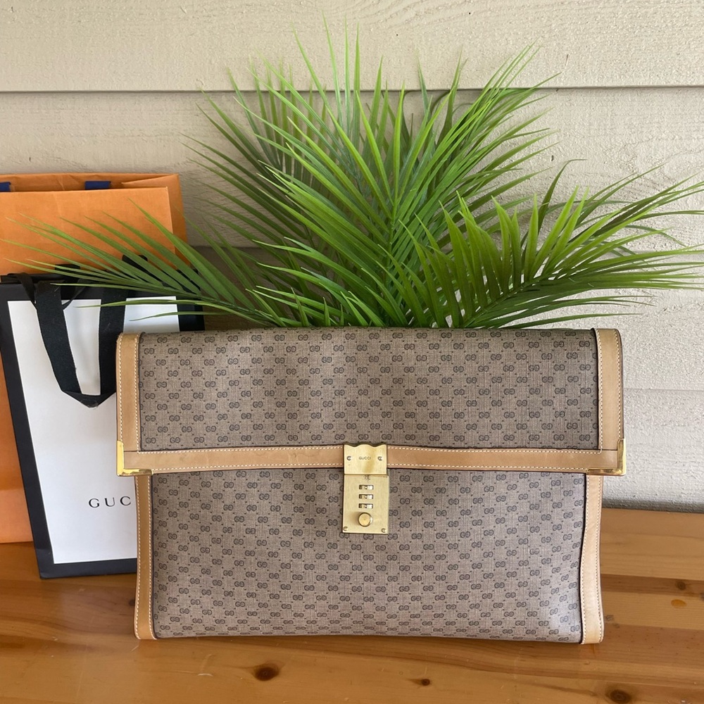 Authentic Gucci vintage documents bag💛💛💛💛🤎🤎🤎🤎🤎